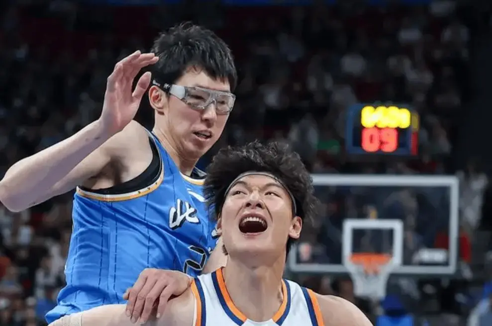 乌法115k欧元买断阿加波夫,结束租借正式加盟
