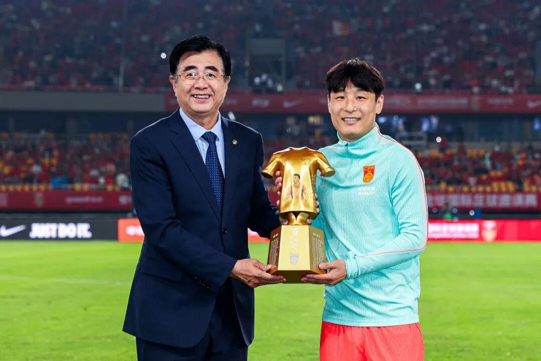 记者：尤文即将签下17岁比利时边后卫安托万