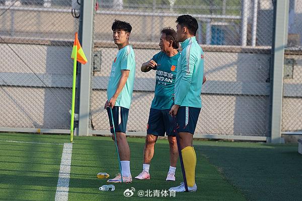 老鹰进攻新体系初显:赫茨、约翰逊谈曼尼恩方案